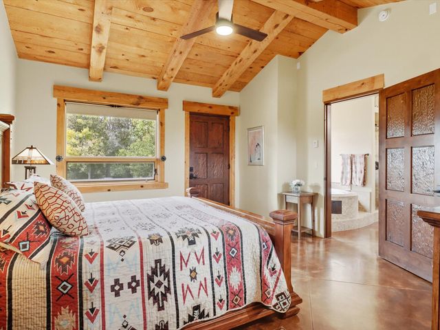 71 Nature Pointe Drive, Tijeras, NM 87059