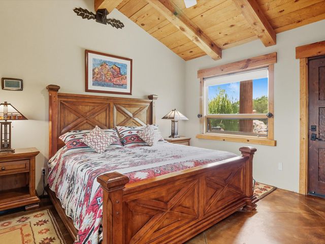 71 Nature Pointe Drive, Tijeras, NM 87059