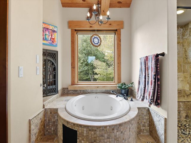 71 Nature Pointe Drive, Tijeras, NM 87059