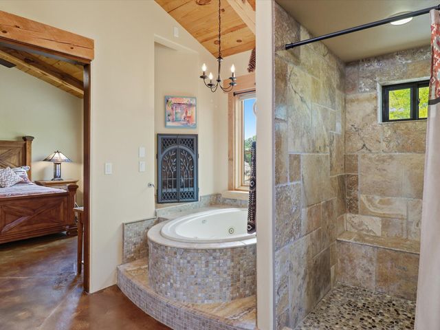 71 Nature Pointe Drive, Tijeras, NM 87059