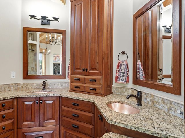 71 Nature Pointe Drive, Tijeras, NM 87059