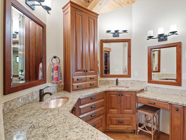 71 Nature Pointe Drive, Tijeras, NM 87059