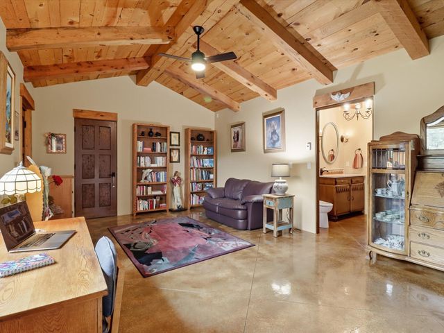 71 Nature Pointe Drive, Tijeras, NM 87059