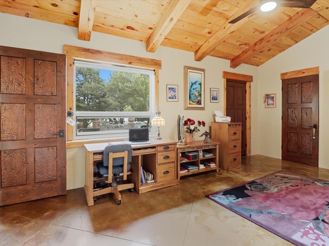 71 Nature Pointe Drive, Tijeras, NM 87059