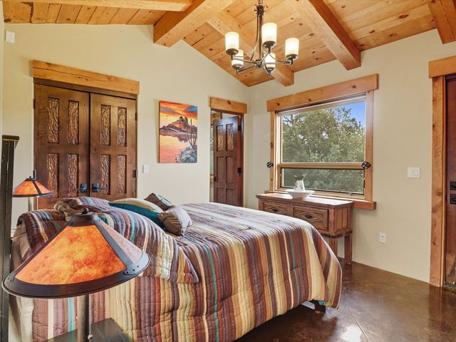 71 Nature Pointe Drive, Tijeras, NM 87059