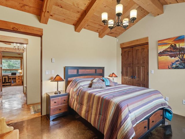 71 Nature Pointe Drive, Tijeras, NM 87059