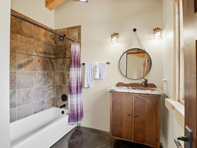 71 Nature Pointe Drive, Tijeras, NM 87059