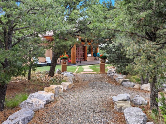 71 Nature Pointe Drive, Tijeras, NM 87059