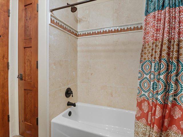 71 Nature Pointe Drive, Tijeras, NM 87059