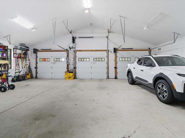 71 Nature Pointe Drive, Tijeras, NM 87059