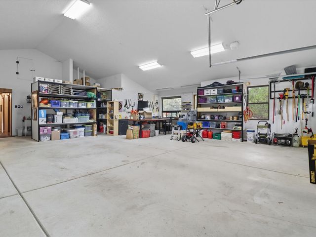 71 Nature Pointe Drive, Tijeras, NM 87059