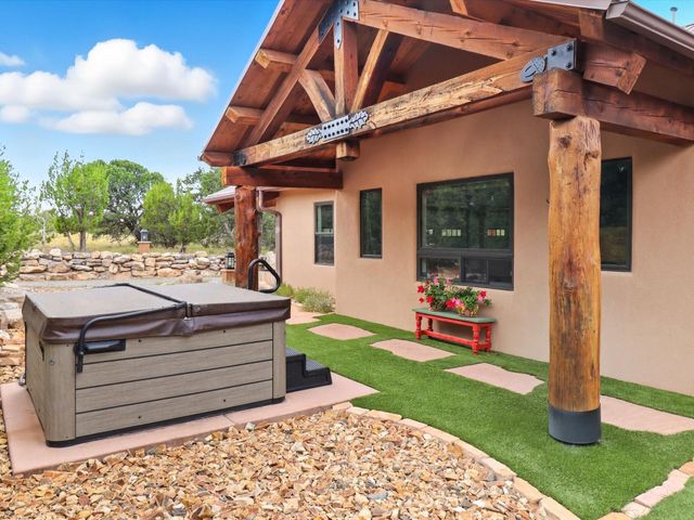 71 Nature Pointe Drive, Tijeras, NM 87059