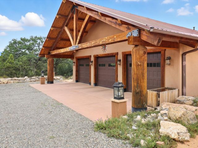 71 Nature Pointe Drive, Tijeras, NM 87059