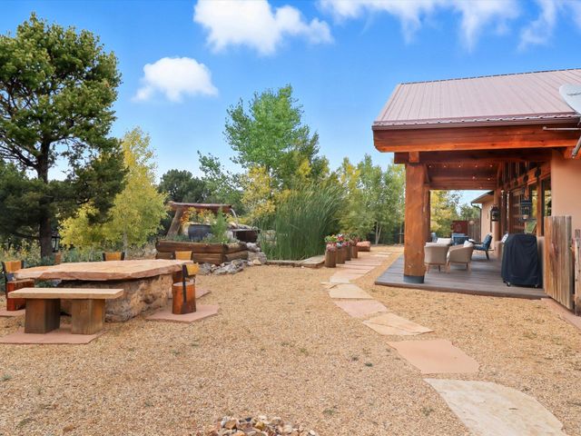 71 Nature Pointe Drive, Tijeras, NM 87059