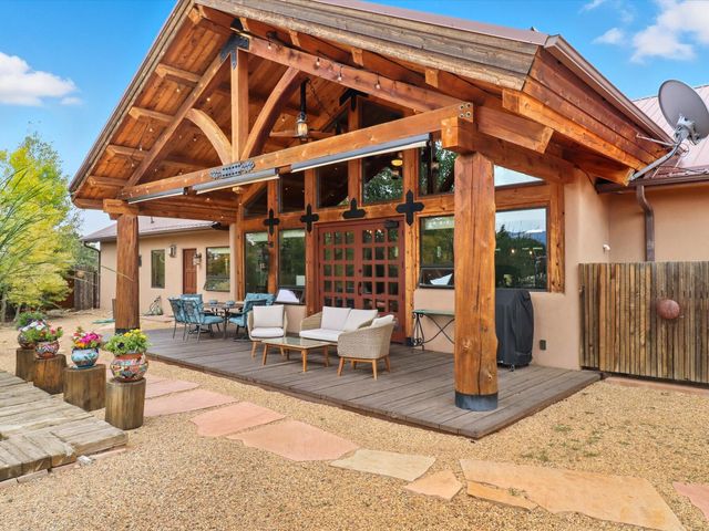 71 Nature Pointe Drive, Tijeras, NM 87059