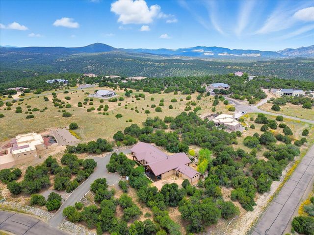 71 Nature Pointe Drive, Tijeras, NM 87059