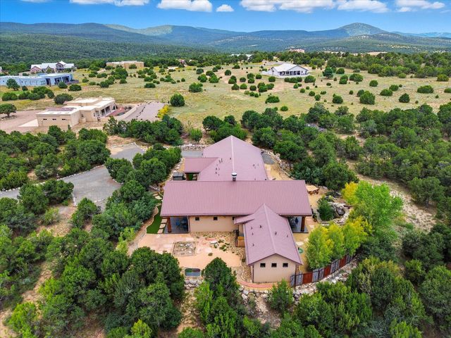 71 Nature Pointe Drive, Tijeras, NM 87059