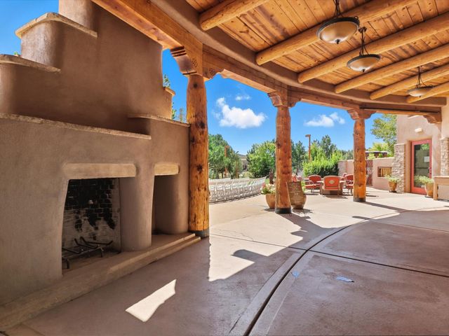 71 Nature Pointe Drive, Tijeras, NM 87059