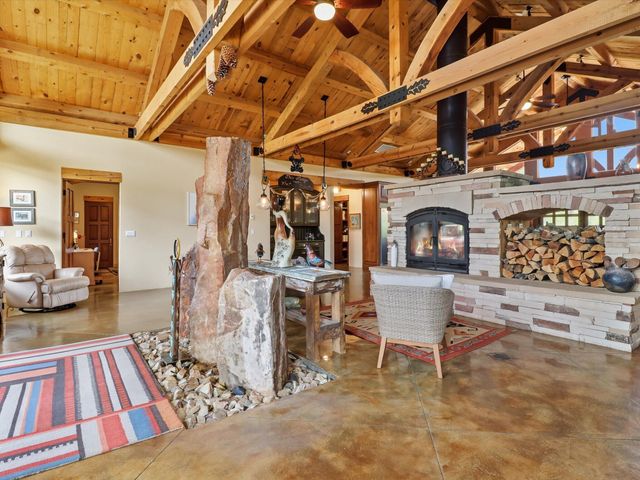 71 Nature Pointe Drive, Tijeras, NM 87059