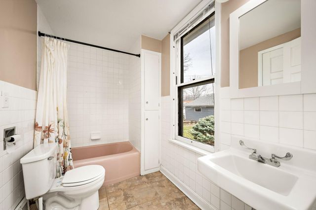 2841 39th Avenue S, Minneapolis, MN 55406