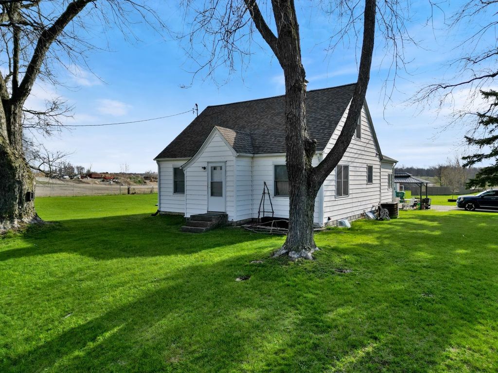 5290 N State Road 15 Road, Warsaw, IN 46582