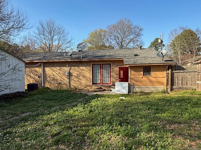 120 Riverside Park Rd, Searcy, AR 72143