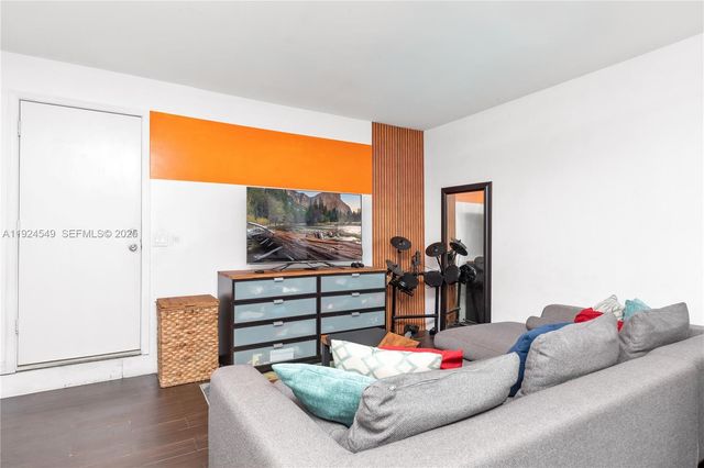 7101 NW 44th Ln, Coconut Creek, FL 33073