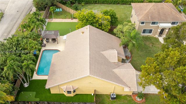 7101 NW 44th Ln, Coconut Creek, FL 33073