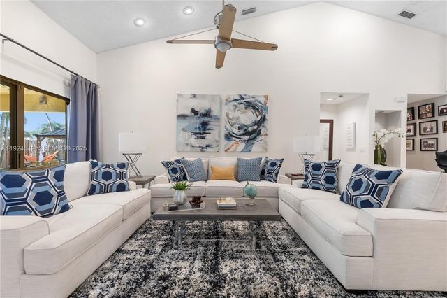 7101 NW 44th Ln, Coconut Creek, FL 33073