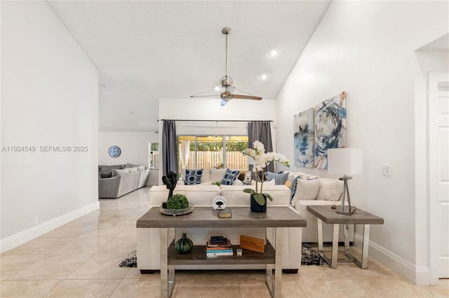 7101 NW 44th Ln, Coconut Creek, FL 33073