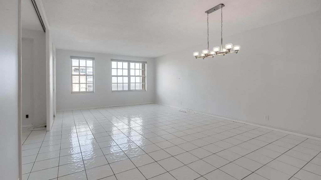 Image 17 of property listing at 3475 S Ocean Boulevard 5140, Palm Beach, FL 33480