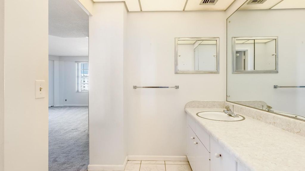 Image 44 of property listing at 3475 S Ocean Boulevard 5140, Palm Beach, FL 33480