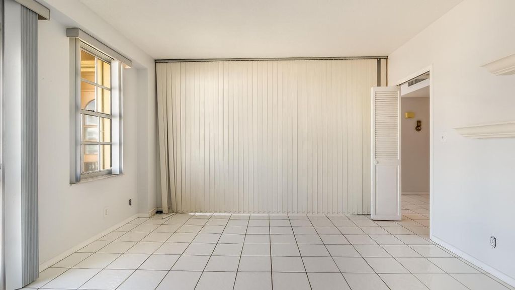 Image 52 of property listing at 3475 S Ocean Boulevard 5140, Palm Beach, FL 33480