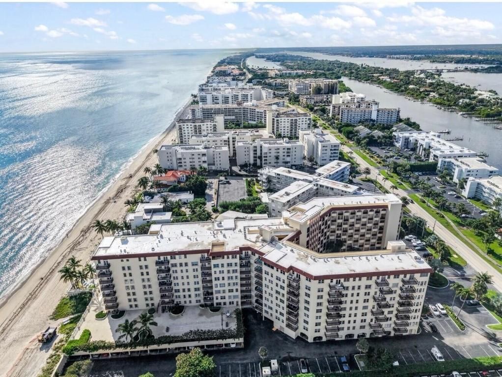 Image 54 of property listing at 3475 S Ocean Boulevard 5140, Palm Beach, FL 33480