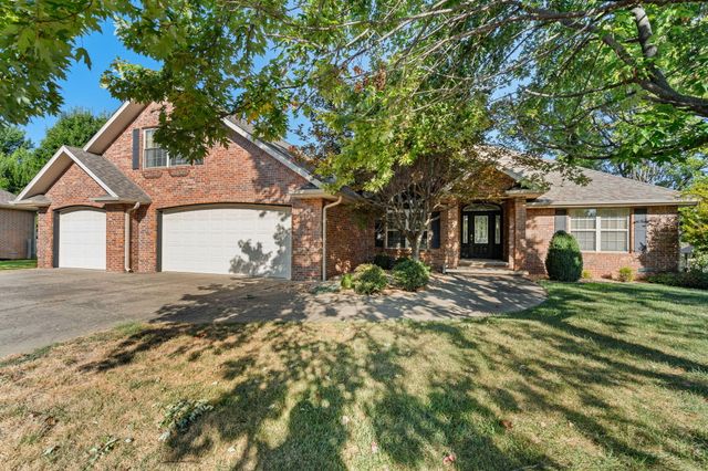 709 N Zion Way, Nixa, MO 65714