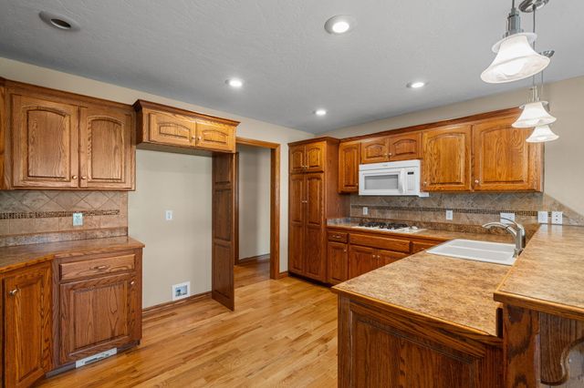 709 N Zion Way, Nixa, MO 65714