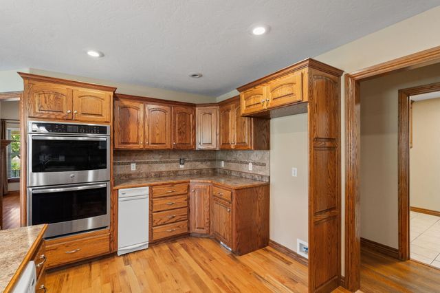 709 N Zion Way, Nixa, MO 65714