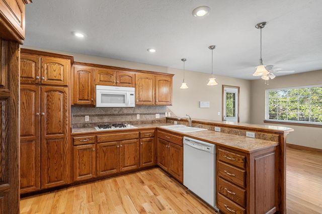 709 N Zion Way, Nixa, MO 65714