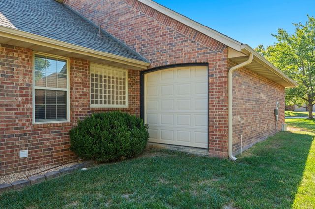 709 N Zion Way, Nixa, MO 65714