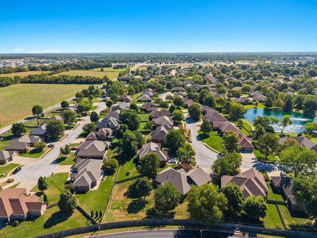 709 N Zion Way, Nixa, MO 65714
