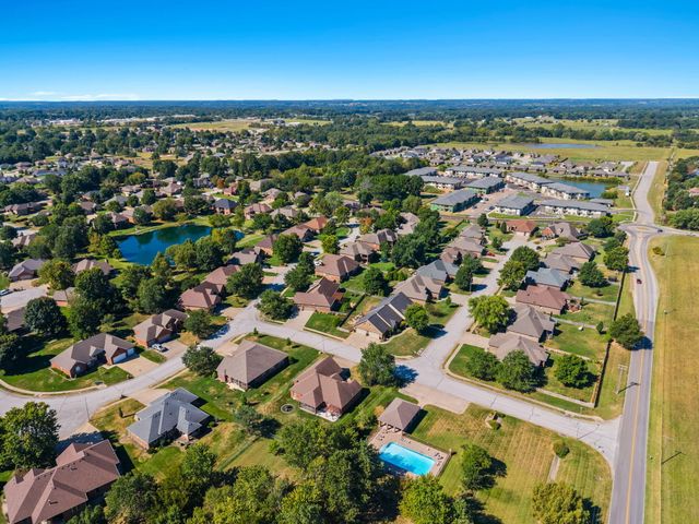 709 N Zion Way, Nixa, MO 65714