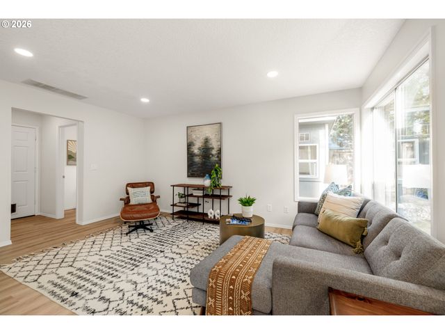 4811 Sw ORCHARD Ln, Portland, OR 97219