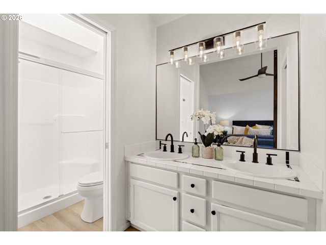 4811 Sw ORCHARD Ln, Portland, OR 97219