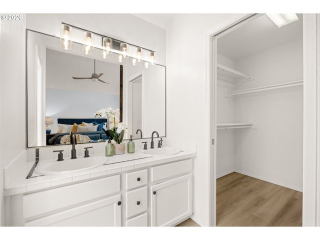 4811 Sw ORCHARD Ln, Portland, OR 97219