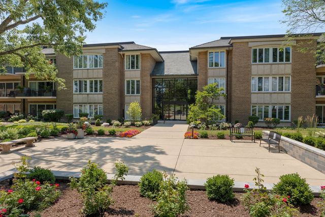 2 Oak Brook Club Drive C303, Oak Brook, IL 60523