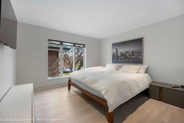 2 Oak Brook Club Drive C303, Oak Brook, IL 60523