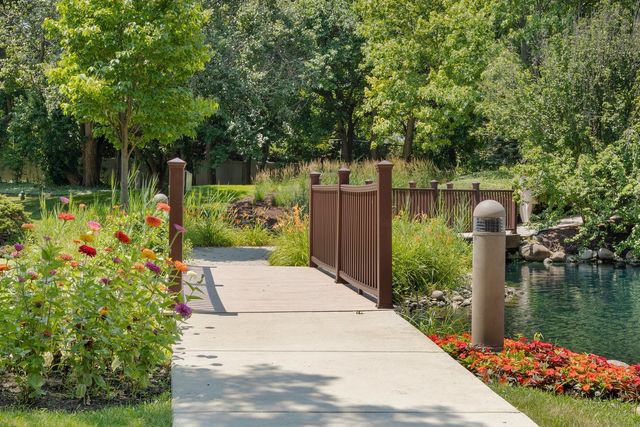 2 Oak Brook Club Drive C303, Oak Brook, IL 60523