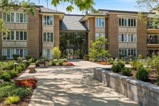 2 Oak Brook Club Drive C303, Oak Brook, IL 60523