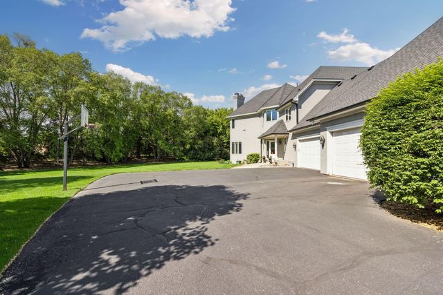 23 Scotch Pine Circle, Saint Paul, MN 55127
