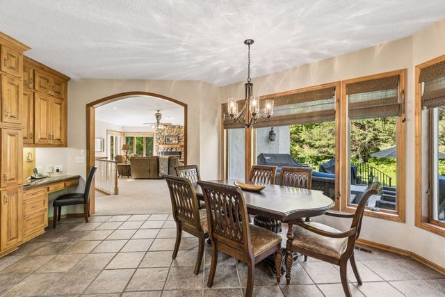 23 Scotch Pine Circle, Saint Paul, MN 55127